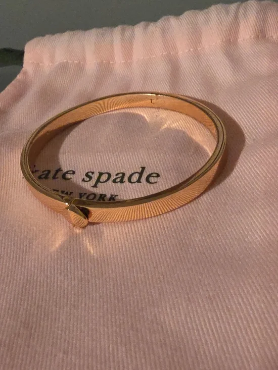 KATE SPADE NEW YORK NWOT Everyday Spade Bangle With Dust Bag - Picture 3 of 8